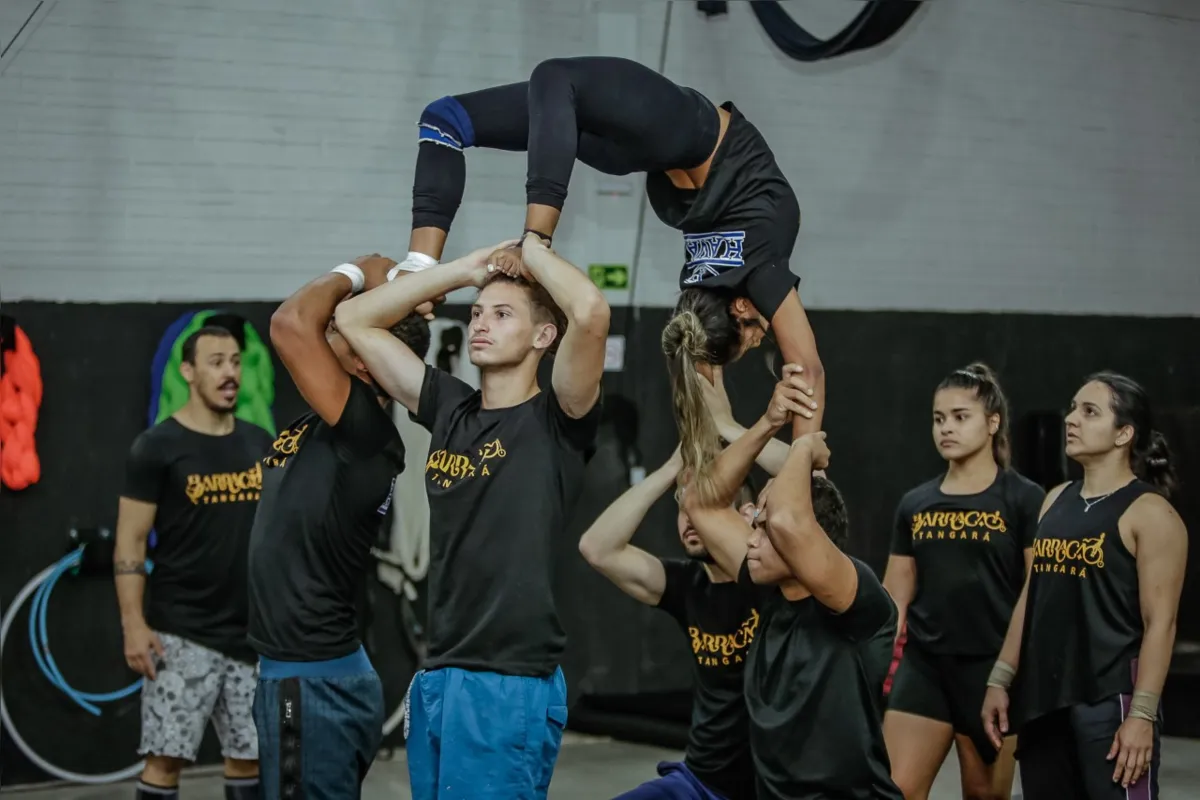 Espetáculo Conexão conta com a beleza e o vigor dos números acrobáticos