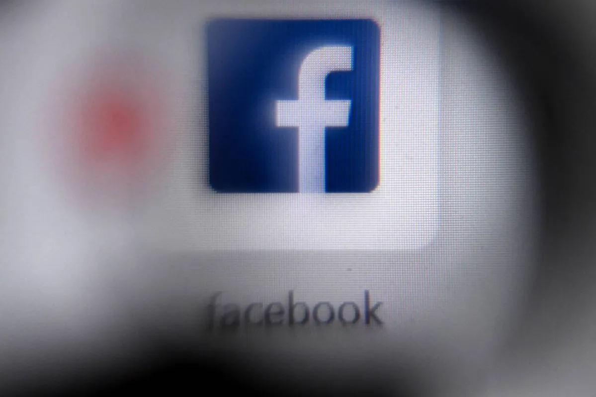 O Facebook opera em mais de 190 países e tem mais de 2,8 bilhões de usuários mensais que postam conteúdo em 160 idiomas