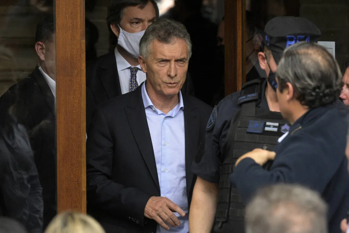 Imagem ilustrativa da imagem Macri comparece a depoimento, apresenta carta contra juiz e não responde a perguntas