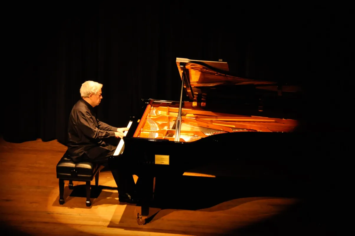 Nelson Freire no palco do Teatro Ouro Verde