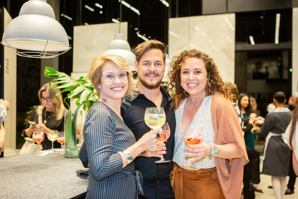 Luciana Regnier, Davi Latorraca e Denise Canabrava