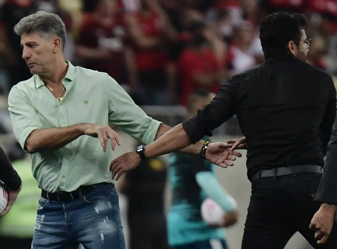 Imagem ilustrativa da imagem Renato comanda treino no Flamengo e esfria rumores de demissão