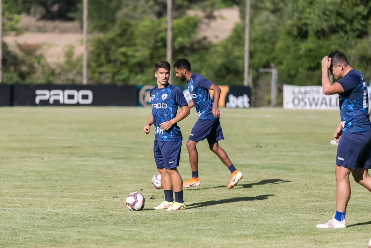Victor Daniel disputa uma vaga no ataque do Londrina para o jogo com o Confiança