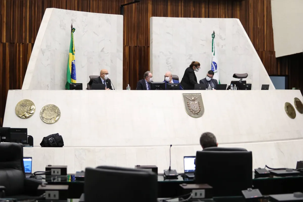 Imagem ilustrativa da imagem TRE confirma substitutos para vagas perdidas pelo PSL após cassações