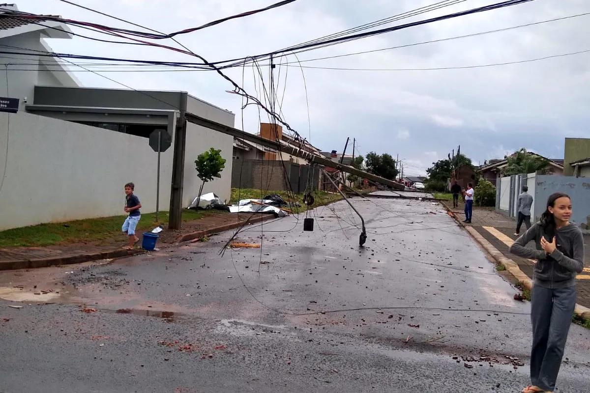 Em Santa Terezinha do Itaipu foram danificadas 74 casas. Ao todo nove pessoas foram afetadas e seis estão desalojadas.