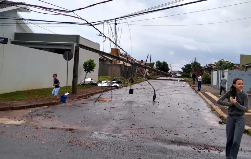 Em Santa Terezinha do Itaipu foram danificadas 74 casas. Ao todo nove pessoas foram afetadas e seis estão desalojadas.