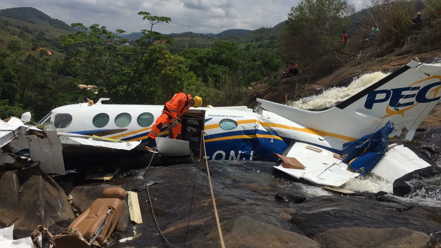 Avião caiu a dois quilômetros do aeródromo, na sexta-feira