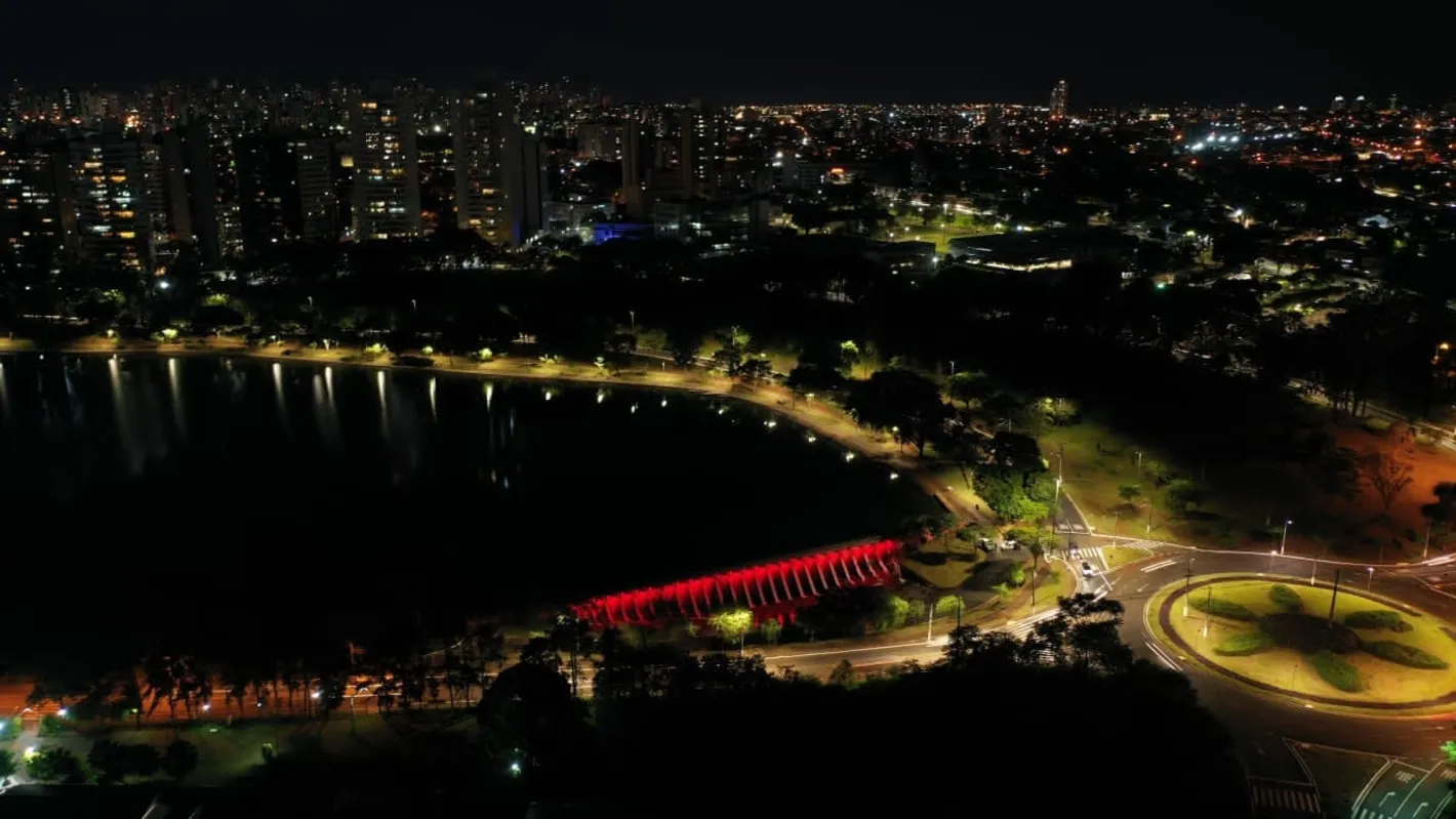 Imagem ilustrativa da imagem Barragem do Lago Igapó em Londrina ganha luzes LED