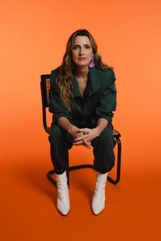 Anna Ratto interpreta músicas de Arnaldo Antunes misturando hits e canções menos conhecidas