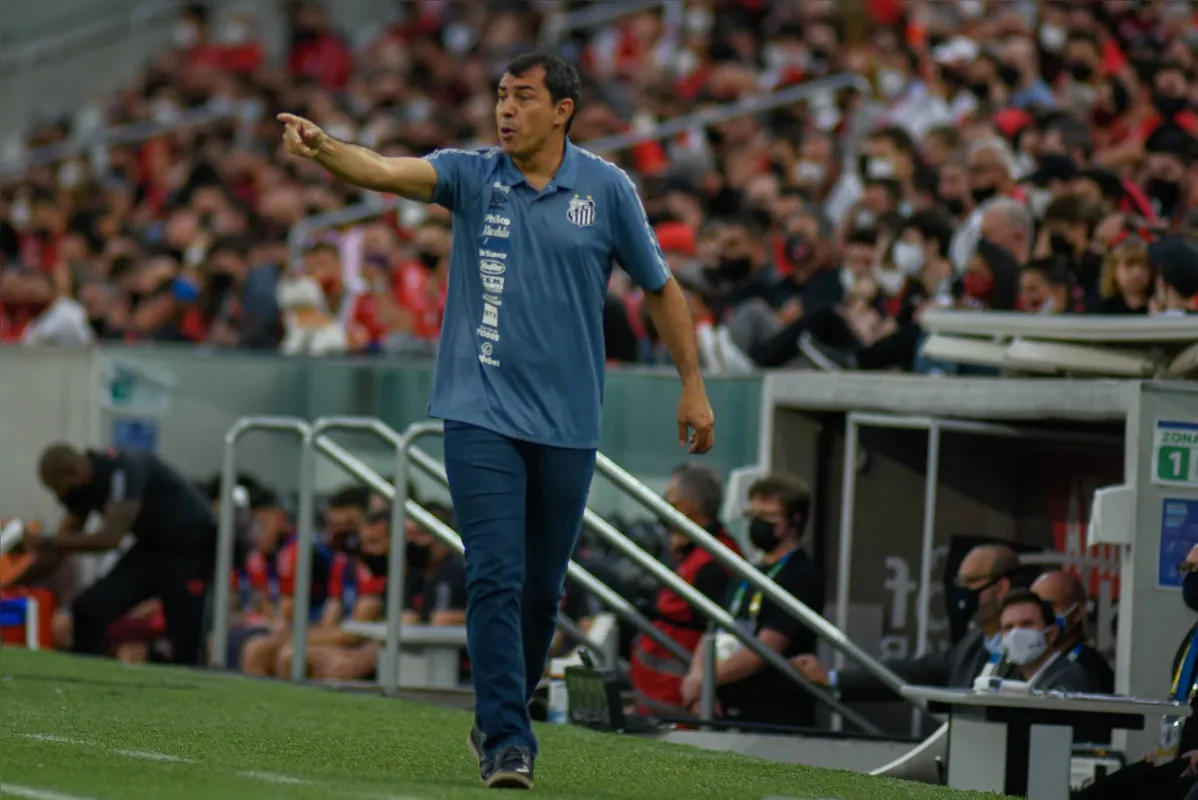 Imagem ilustrativa da imagem Clássico de opostos na Vila Belmiro
