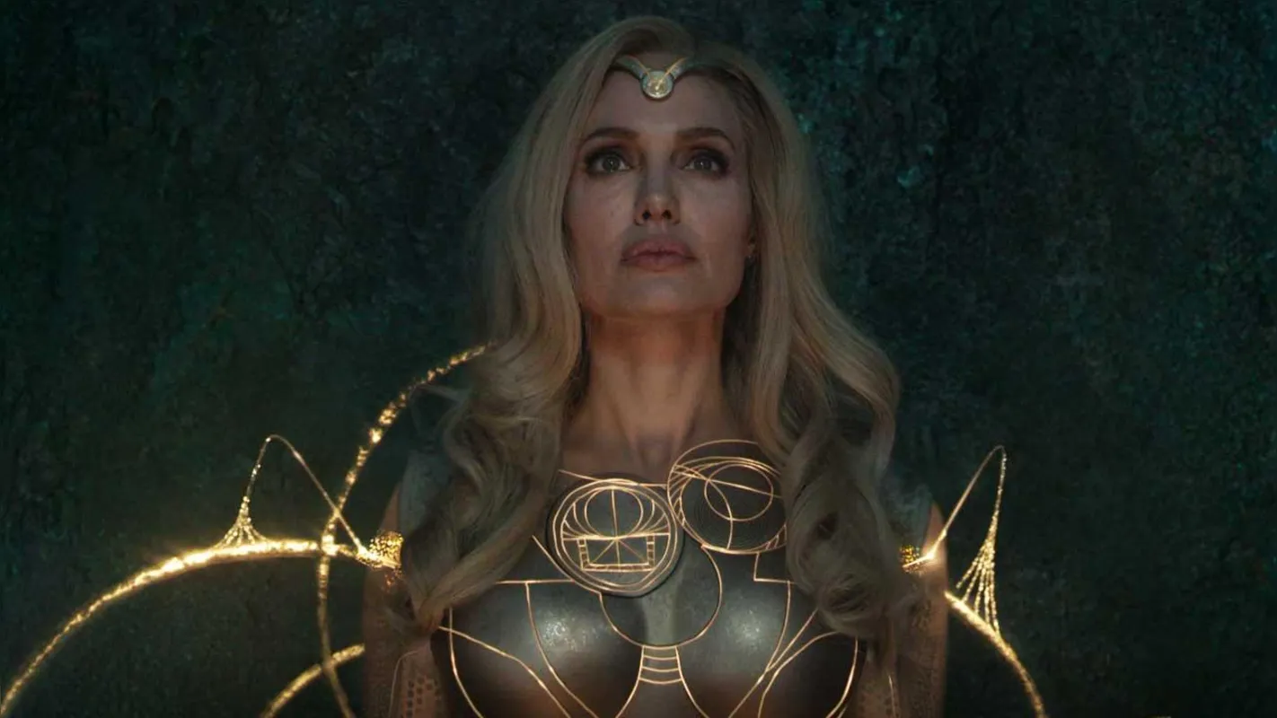 Angelina Jolie interpreta a personagem Thena, em "Os Eternos"