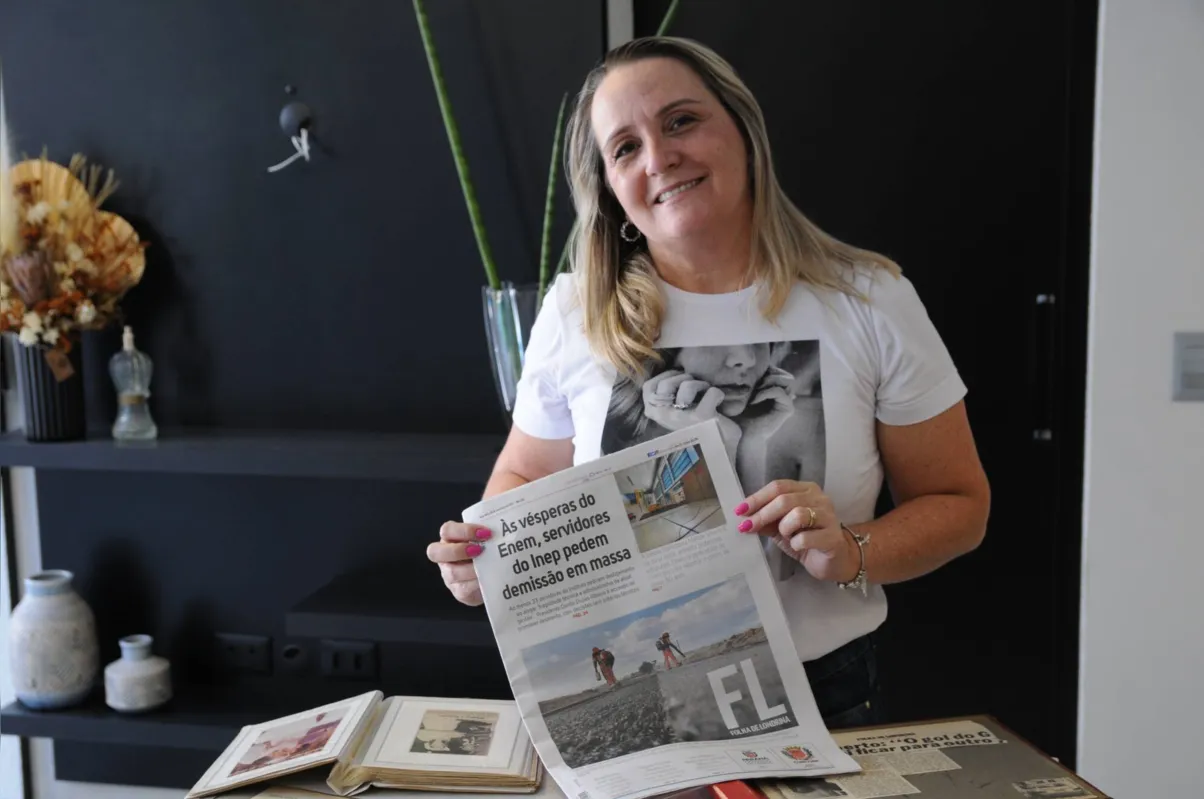 Na década de 1980, Mônica Fonseca criou um álbum de recortes de jornal da carreira do então namorado e companheiro de vida Roberto Fonseca
