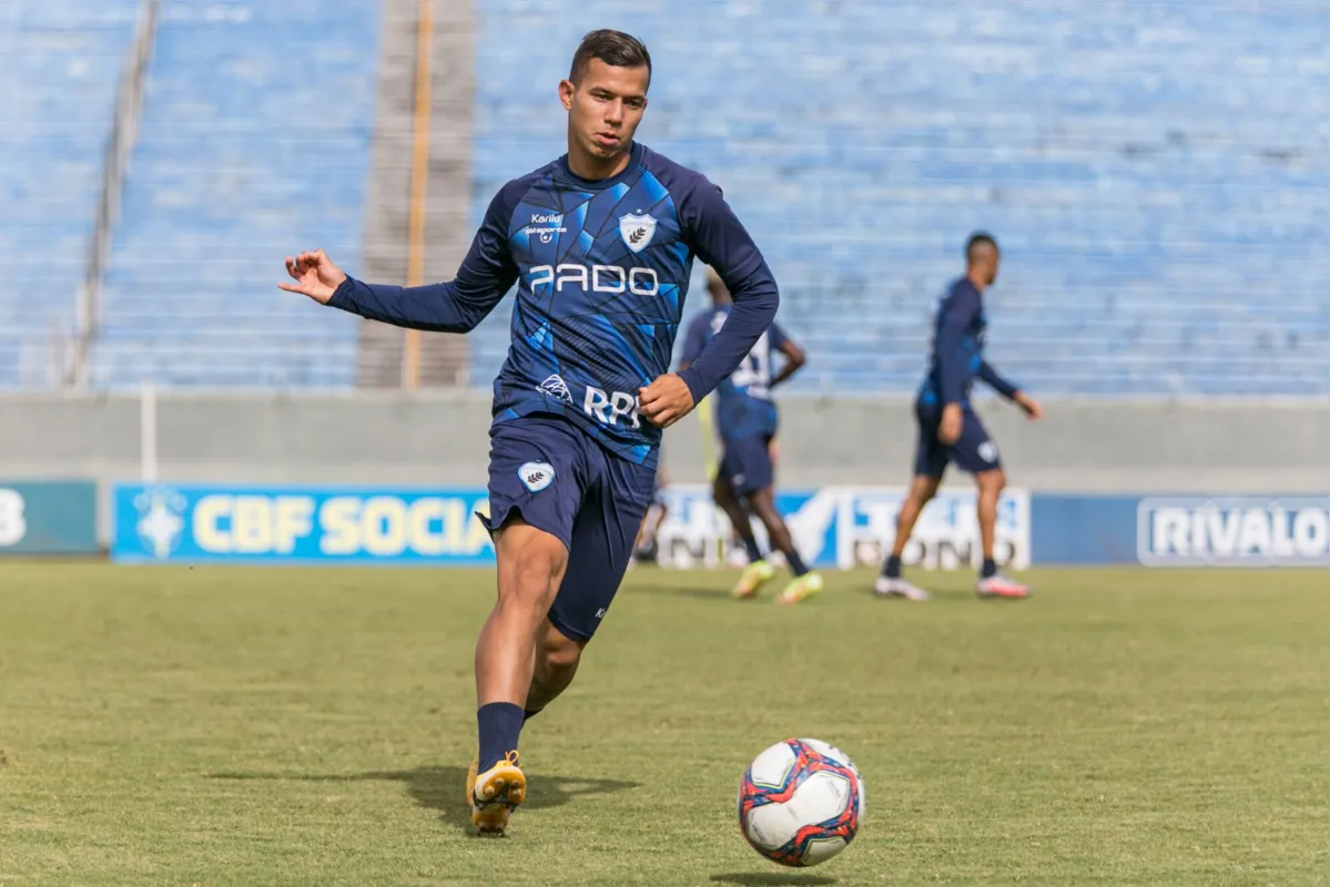 Autor do gol em Goiânia, Marcelinho pode reaparecer entre os titulares do LEC diante do Vasco 