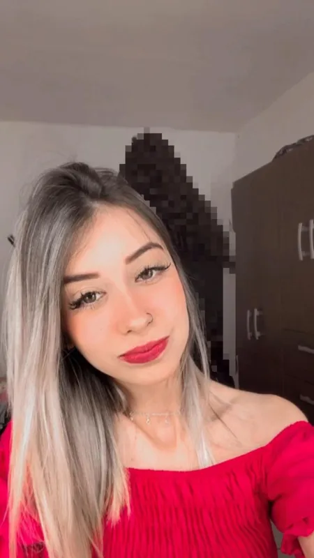 Eduarda Cristina Peres: "Estou trabalhando como atendente em uma cafeteria há 15 dias" 