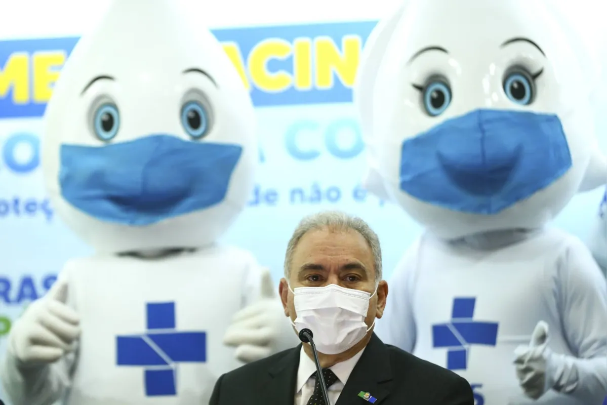 O Ministro Marcelo Queiroga garantiu que o estoque de imunizantes será suficiente para atender à demanda.