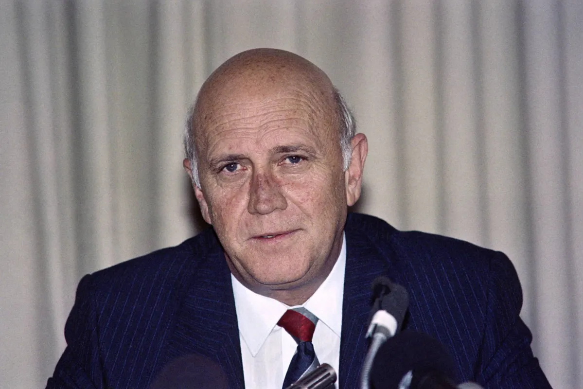 Imagem ilustrativa da imagem Morre Frederik de Klerk, Nobel da Paz e último presidente branco da África do Sul