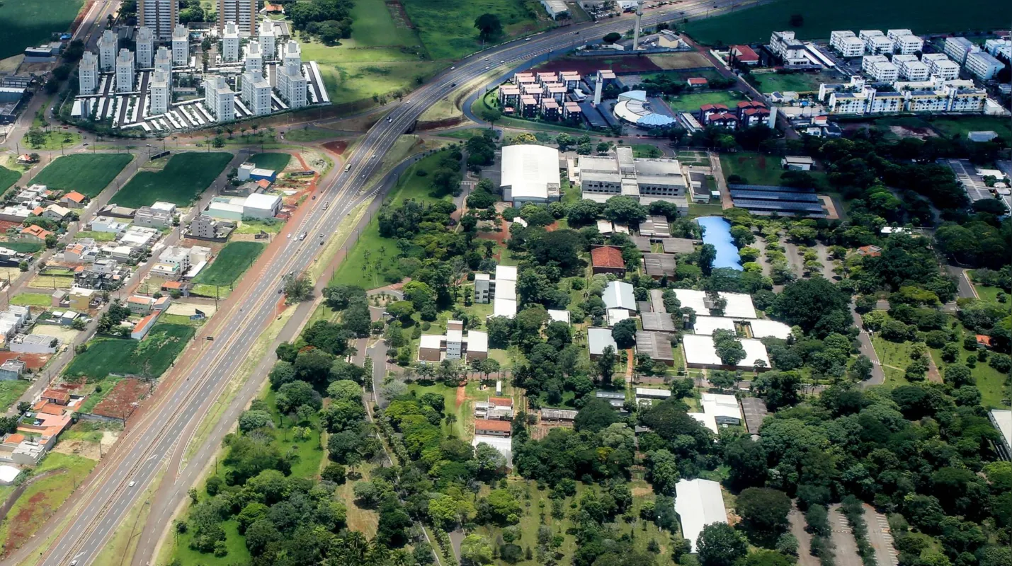 Imagem ilustrativa da imagem Retorno de alunos às universidades deve movimentar economia a partir de dezembro