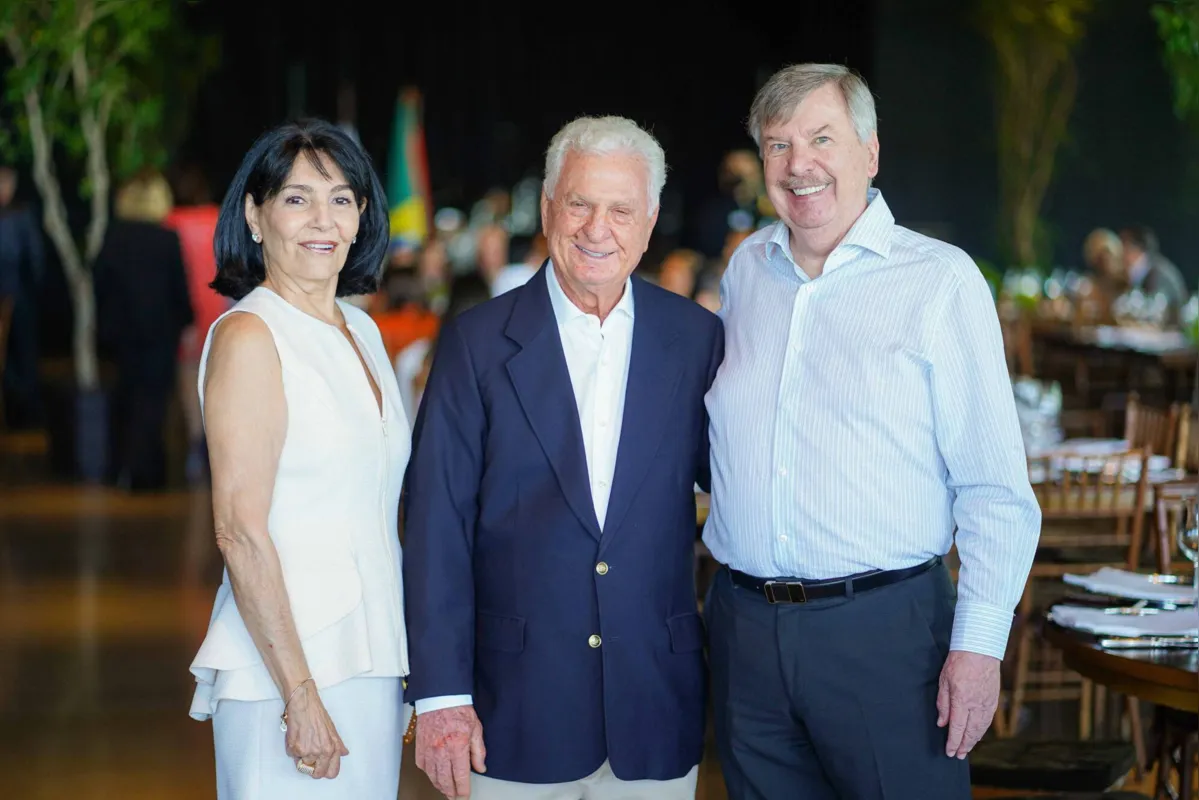 Tito com Lourdes e Oswaldo Pitol