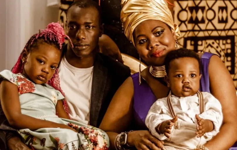 Neyde Jordão com o marido e os filhos: empreendedorismo com produtos afro