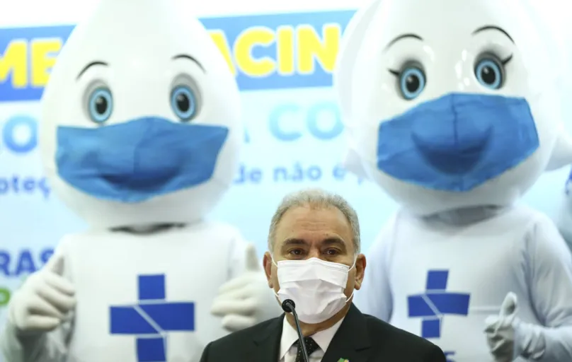 O Ministro Marcelo Queiroga garantiu que o estoque de imunizantes será suficiente para atender à demanda.