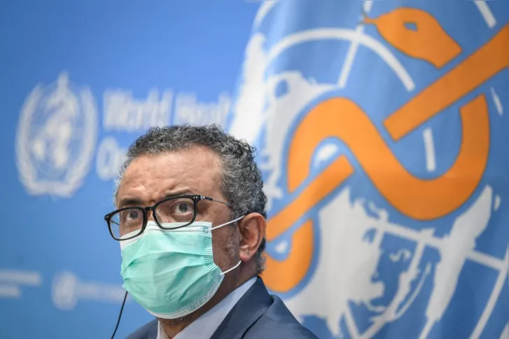 O diretor da OMS, Tedros Adhanom Ghebreyesus alertou para a "pressão imensa sobre os esgotados trabalhadores da saúde"