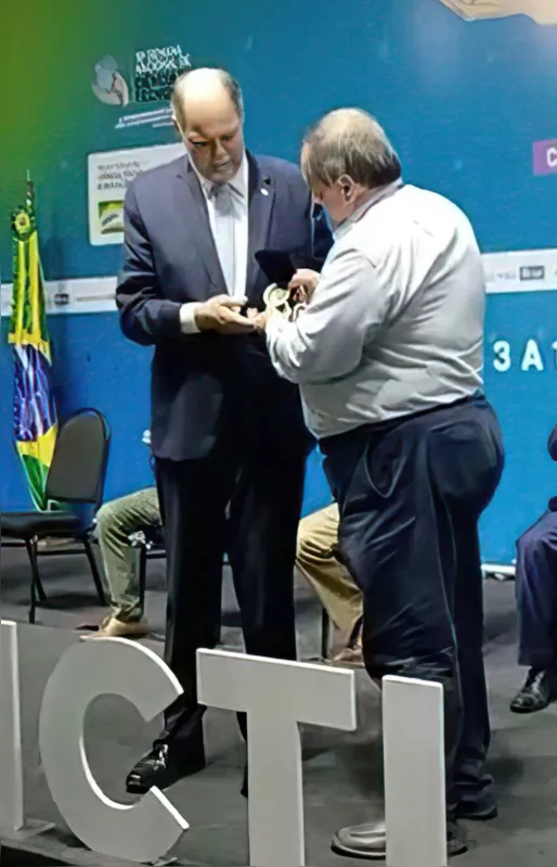 Imagem ilustrativa da imagem A dupla comemoração de Bruno Saraiva Dematte