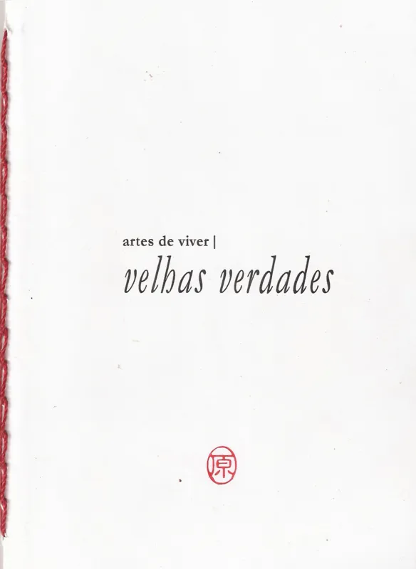 Livro foi costurado manualmente pelo autor