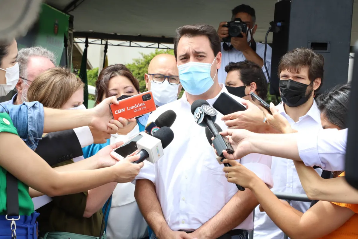 Imagem ilustrativa da imagem 'Assessor de reitor não vai mais ganhar R$ 25 mil de salário', diz Ratinho Jr sobre LGU