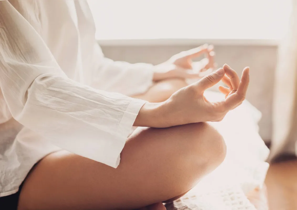 Práticas de meditação, observando as suas emoções e pensamentos  podem ser boas aliadas para se sentir mais seguro e fortalecer as escolhas neste momento que antecede ao vestibular 
