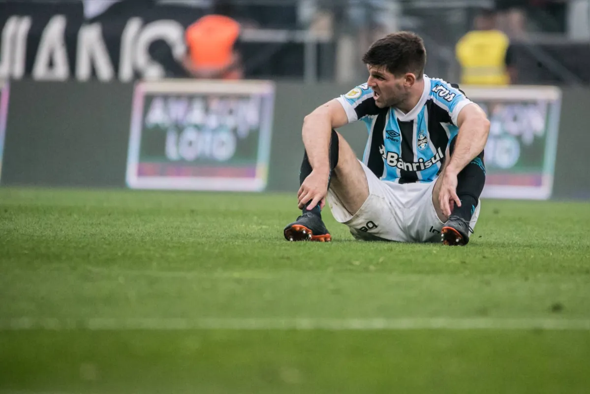 Grêmio precisa vencer o Atlético-MG e torcer por derrotas de Bahia e Juventude para não cair pela terceira vez para a série B