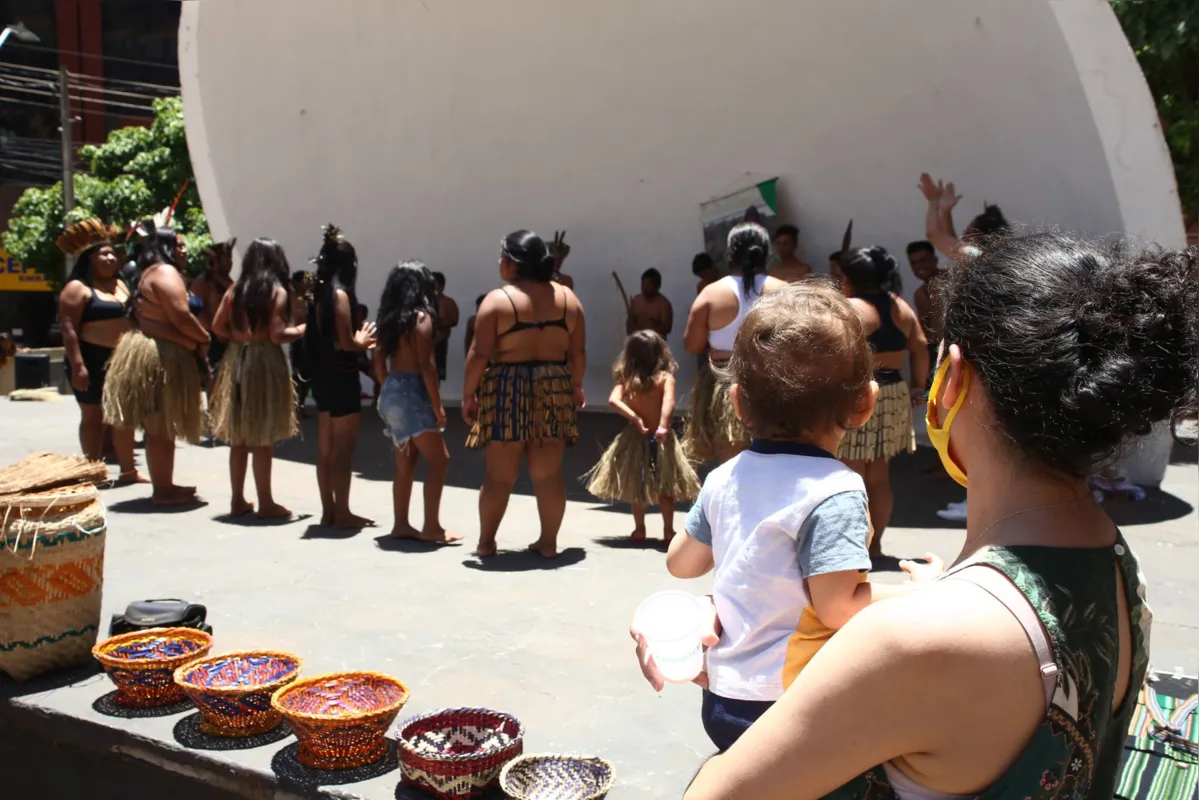 Grupo Vãnh Ga na Concha Acústica de Londrina