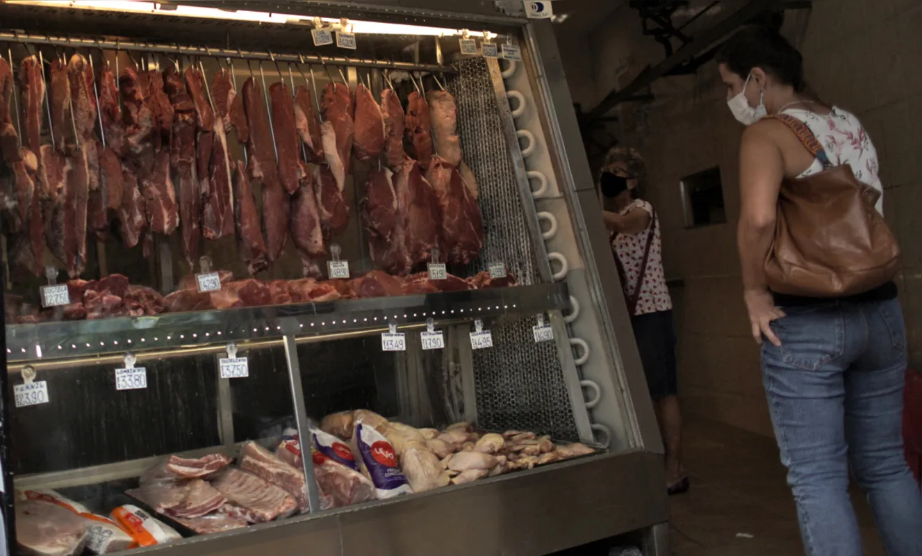 A volta da China retira uma série de incertezas sobre o mercado brasileiro e elimina as especulações de quanta carne bovina sobraria no País 
