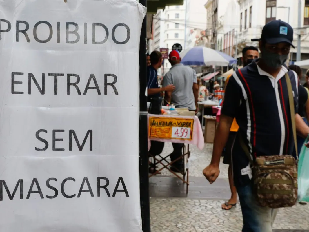 Imagem ilustrativa da imagem Com ômicron, médicos recomendam adiar viagem internacional