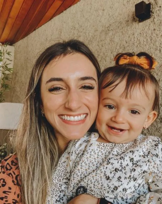 “Eu nem pensava em namorar e já tinha Alice como uma opção para caso eu me tornasse mãe", conta Caroline Fernandes Terra Lacerda 