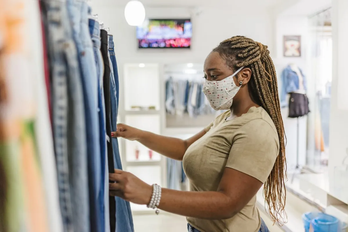 Intenção de compras de vestimentas cresceu de forma moderada 