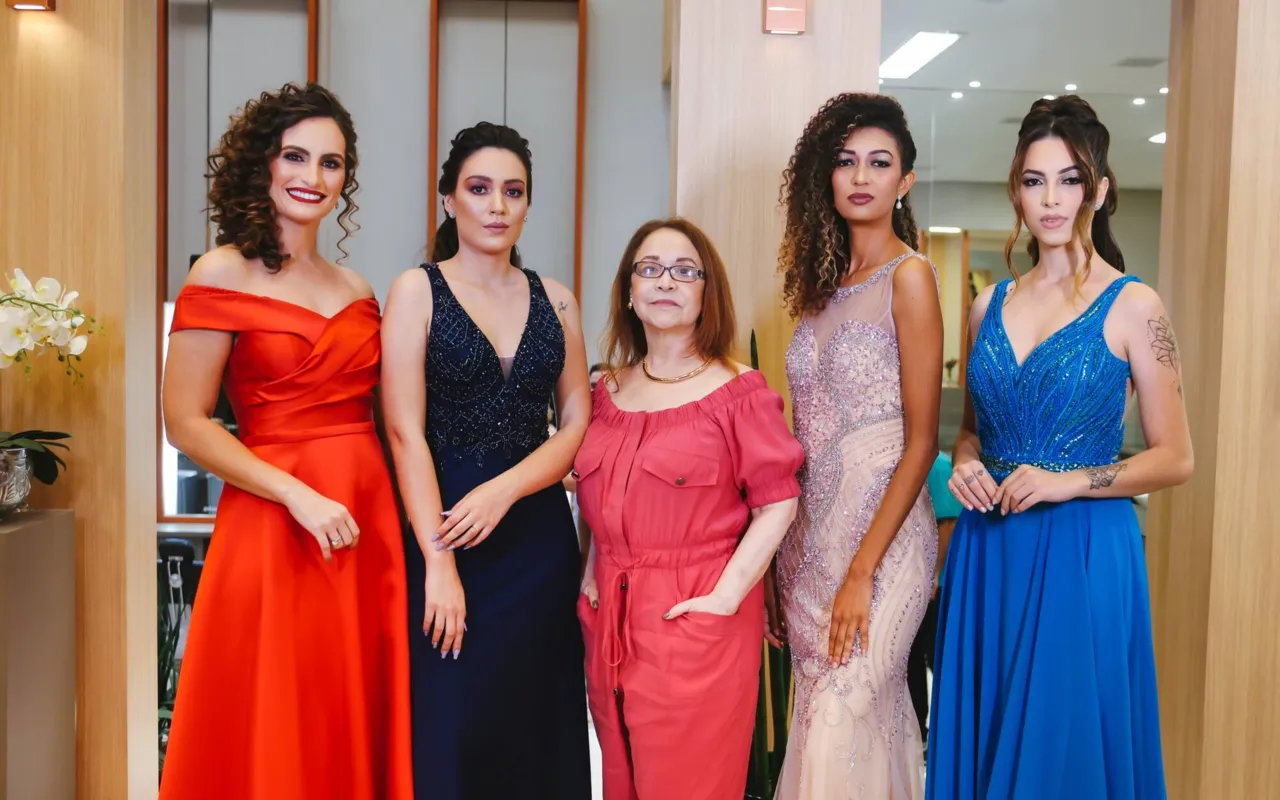 A empresária Ivani Capelli levou a moda de sua Dressed Palhano à noite, com um desfile mais que especial