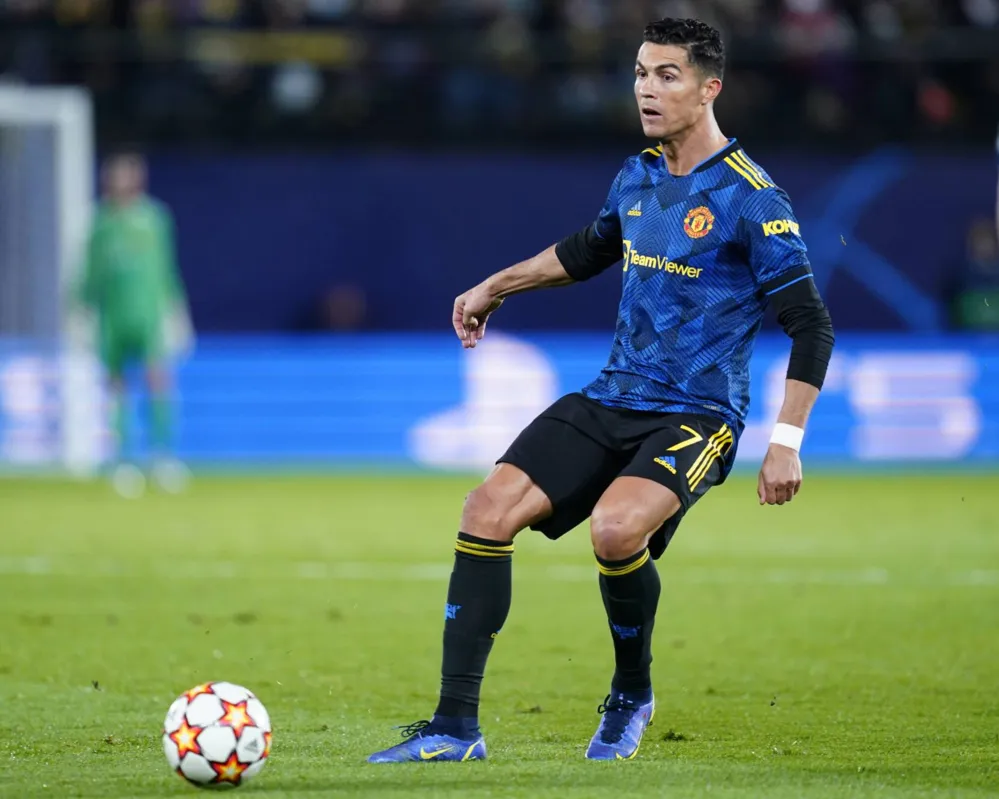 Imagem ilustrativa da imagem Cristiano Ronaldo, Lewandowski e Salah: craques ainda buscam vaga na Copa