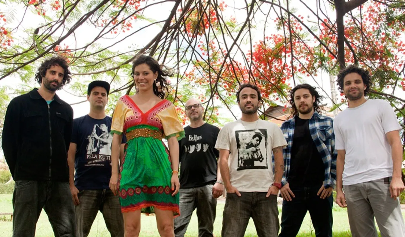 A banda Mamaquilla faz show gratuito em frente à Biblioteca Pública Municipal nesta quinta-feira (9)