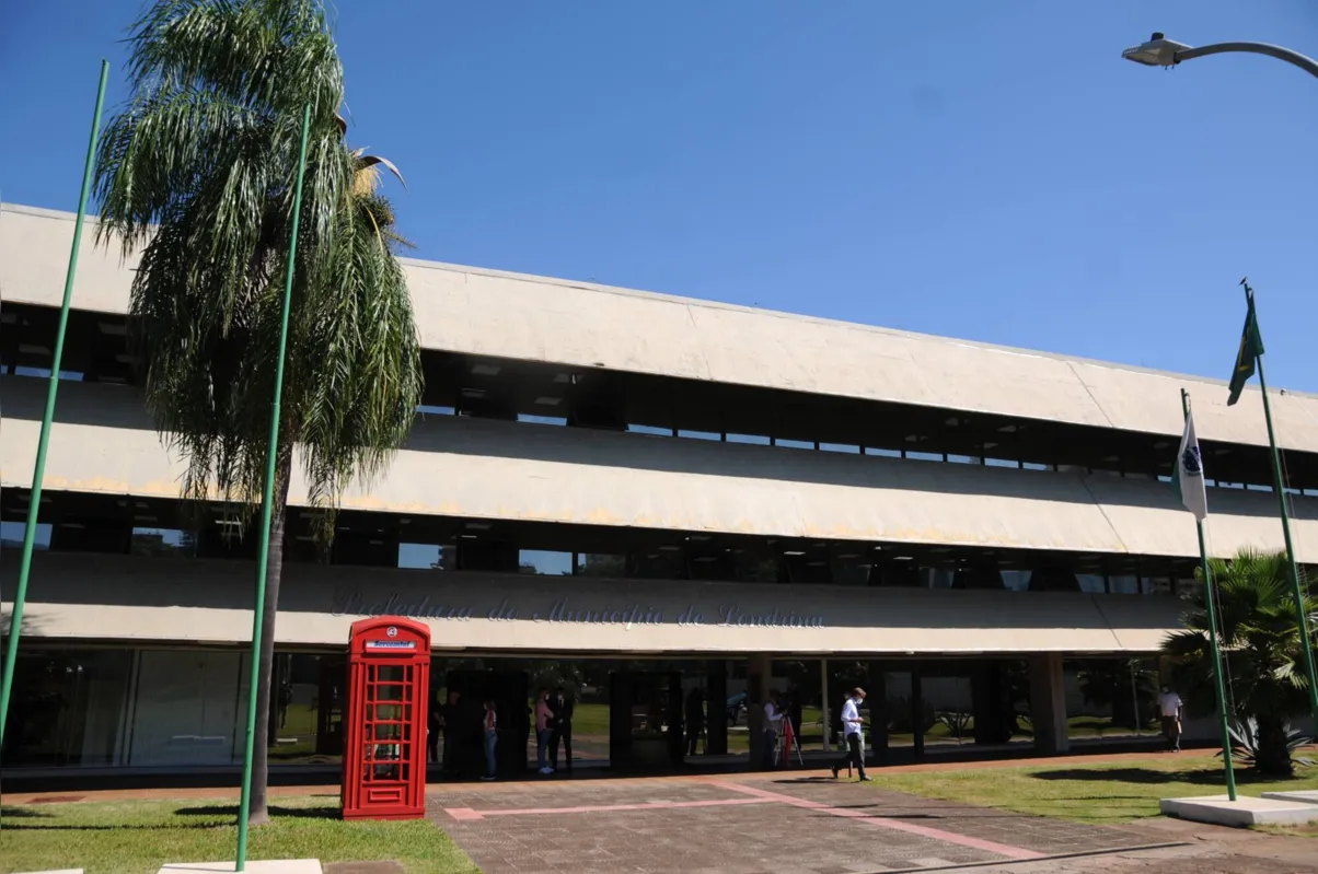 Imagem ilustrativa da imagem Empresa que dedetiza imóveis da Prefeitura de Londrina pede rescisão do contrato