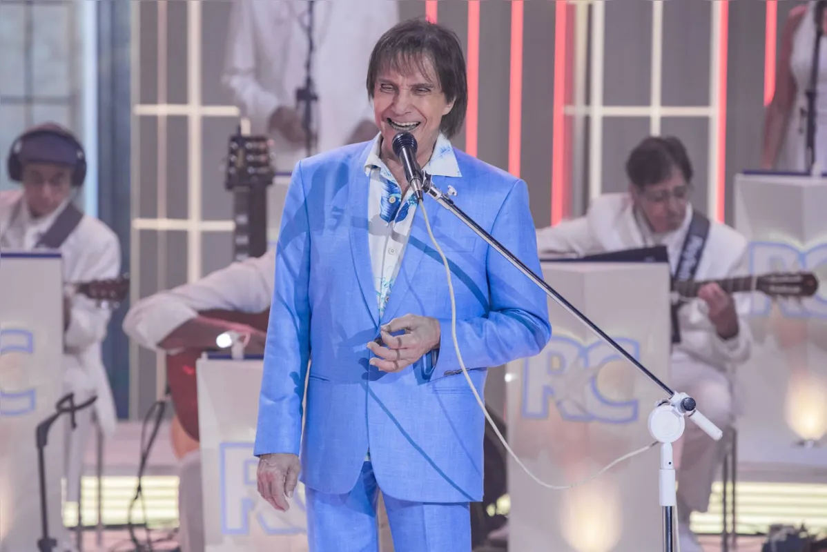 Roberto Carlos: na lista de famosos que farão dueto com o cantor estão Erasmo Carlos, Wanderléa, Sandy e Lucas Lima, Ivete Sangalo ea dupla Zezé Di Camargo & Luciano, entre outros 