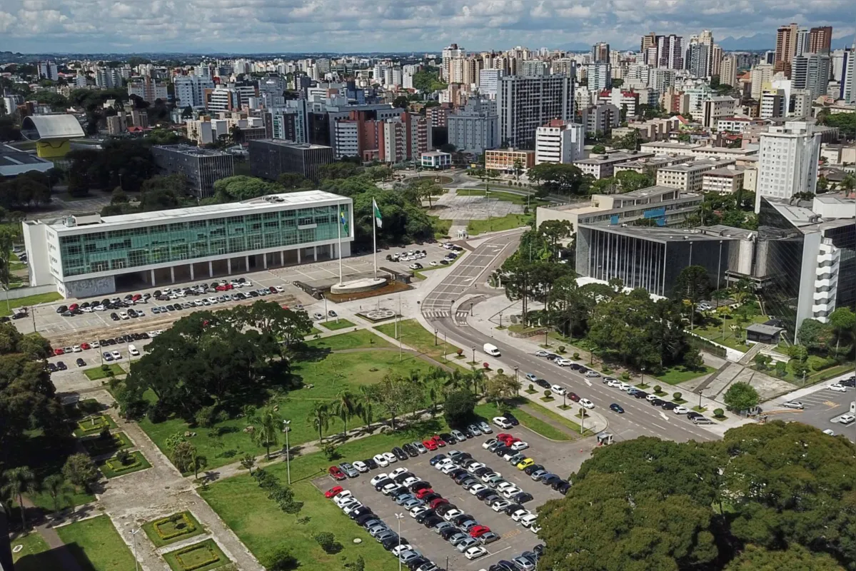 O Governo do Estado encaminhou na quinta-feira (2) para a Assembleia Legislativa (Alep) um projeto de lei que estabelece parâmetros de financiamento e distribuição de recursos entre as universidades estaduais.