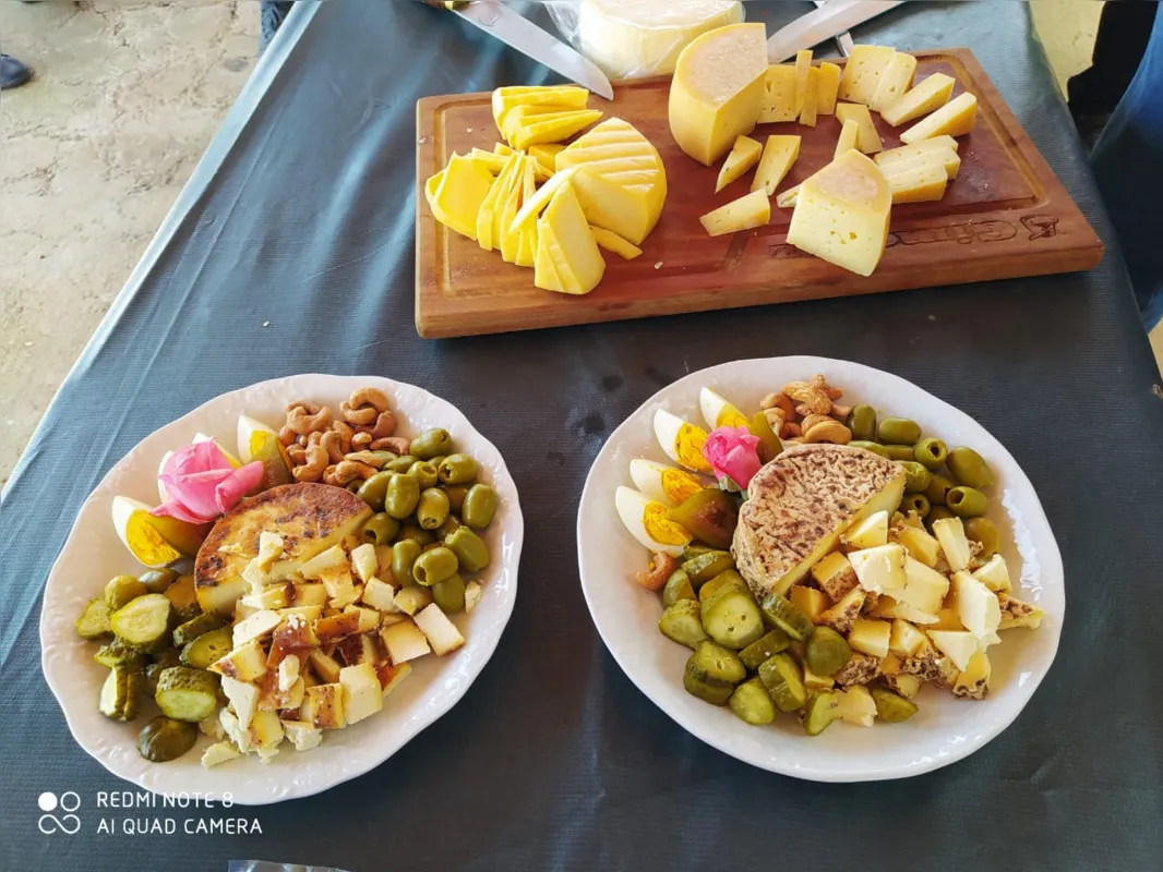 Mesa de aperitivos também será caprichada neste ano, com queijos produzidos na chácara