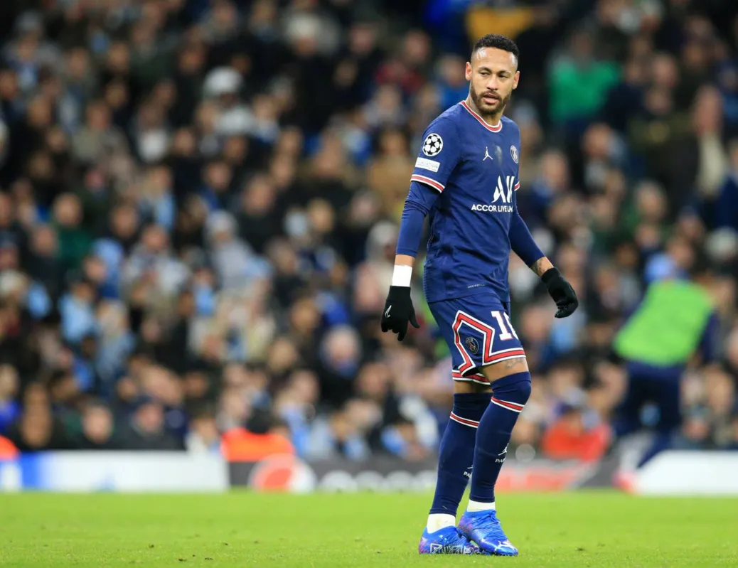 Imagem ilustrativa da imagem Neymar tem lesão no tornozelo e fica fora do PSG por até 8 semanas