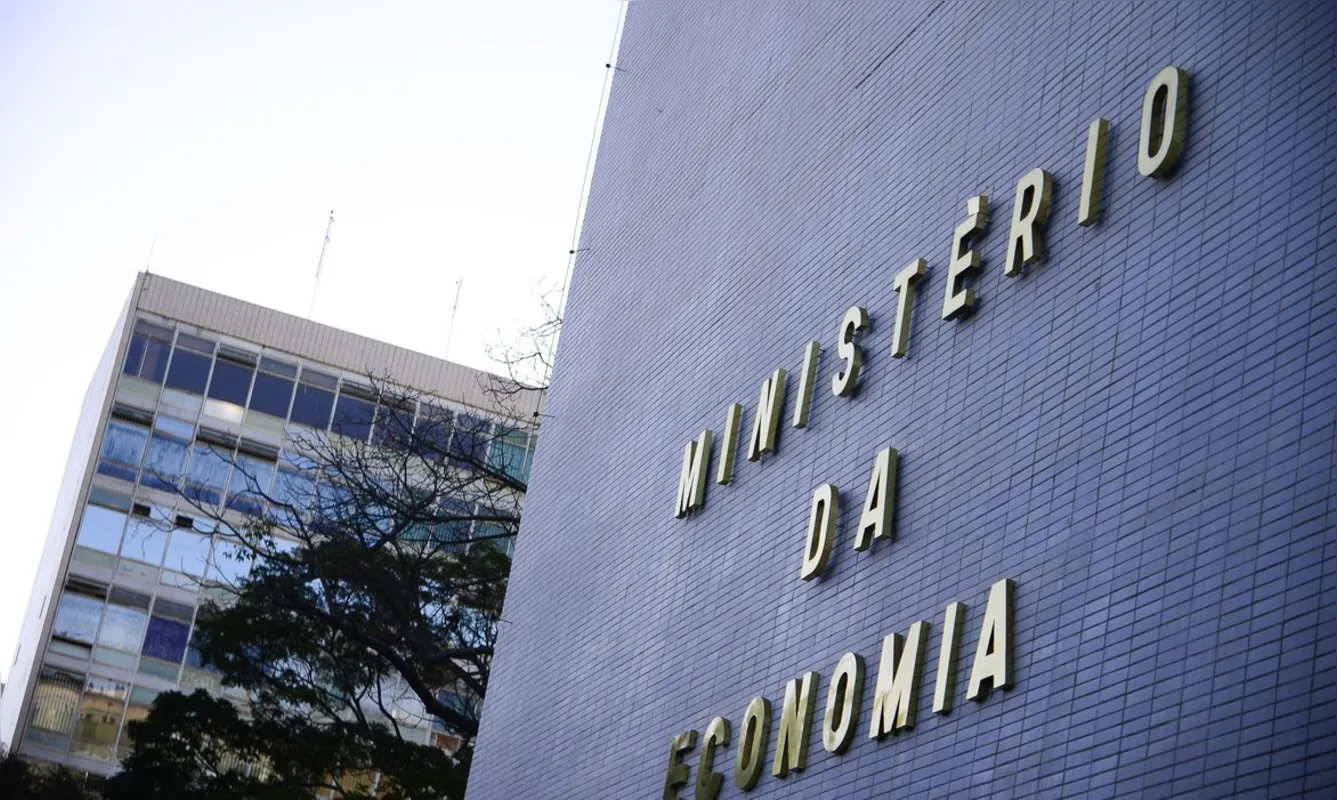 conta do reajuste considerou uma projeção para o mínimo feita pelo Ministério da Economia em novembro