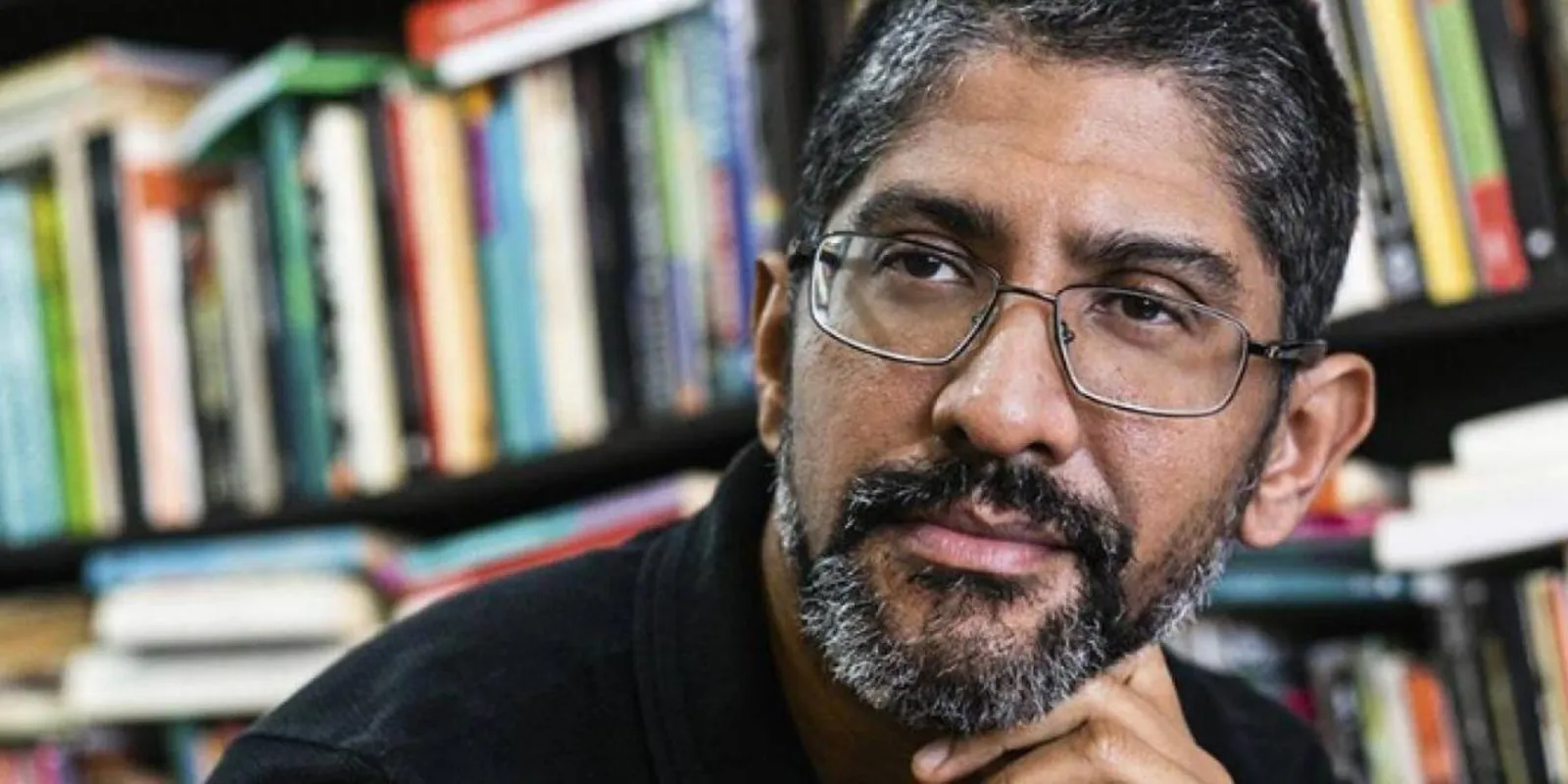 Jeferson Tenório, autor de "O Avesso da Pele" e ganhador do Jabuti de melhor romance, foi o primeiro cotista negro a se formar pela UFRS há uma década