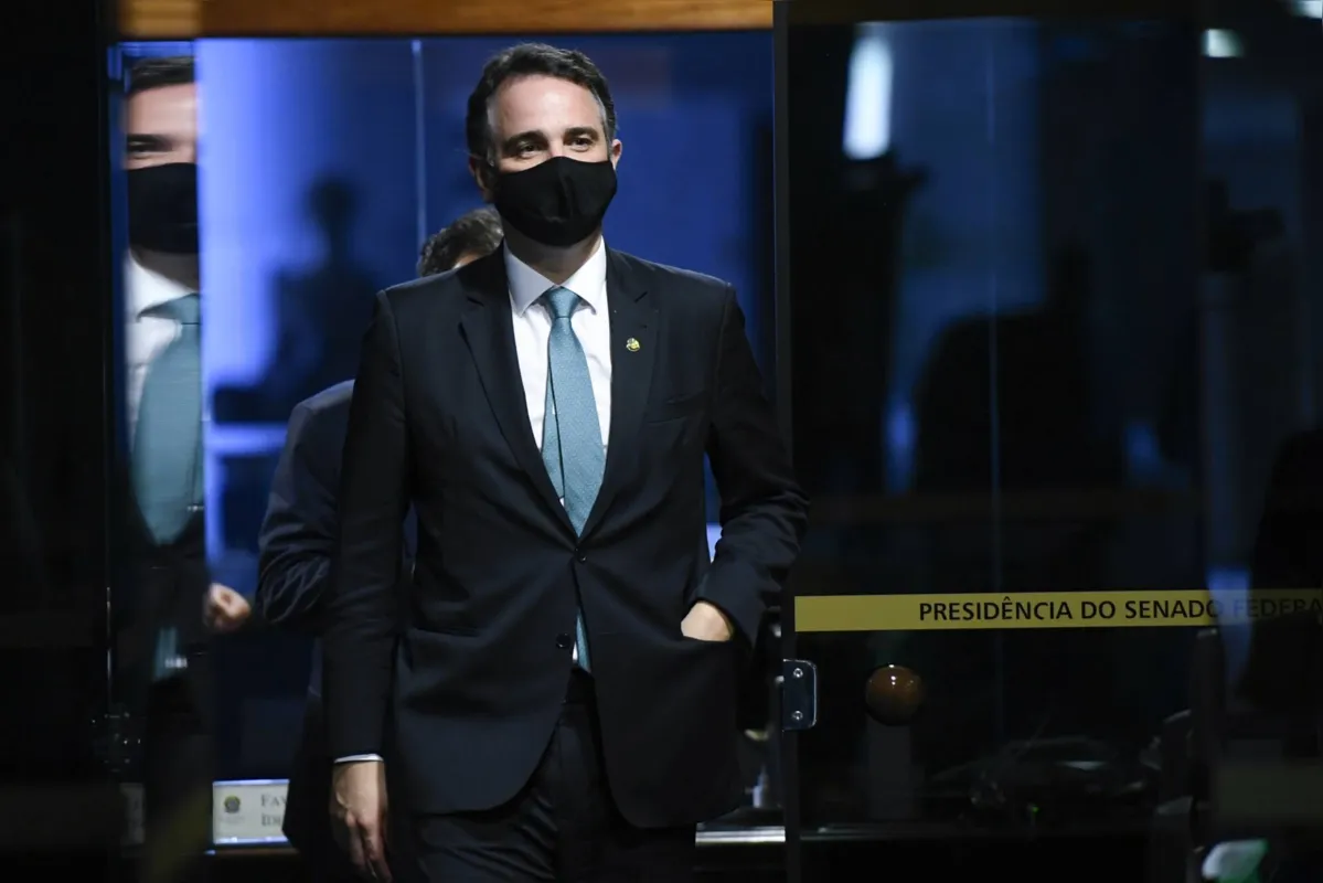 Imagem ilustrativa da imagem Pacheco acelera votações, ganha antipatia de Lira e patina como presidenciável