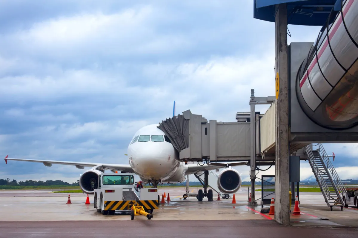 Aeroporto de São José dos Pinhais recebeu, nos três primeiros meses de 2020, antes da pandemia, 7.941 passageiros vindos do exterior