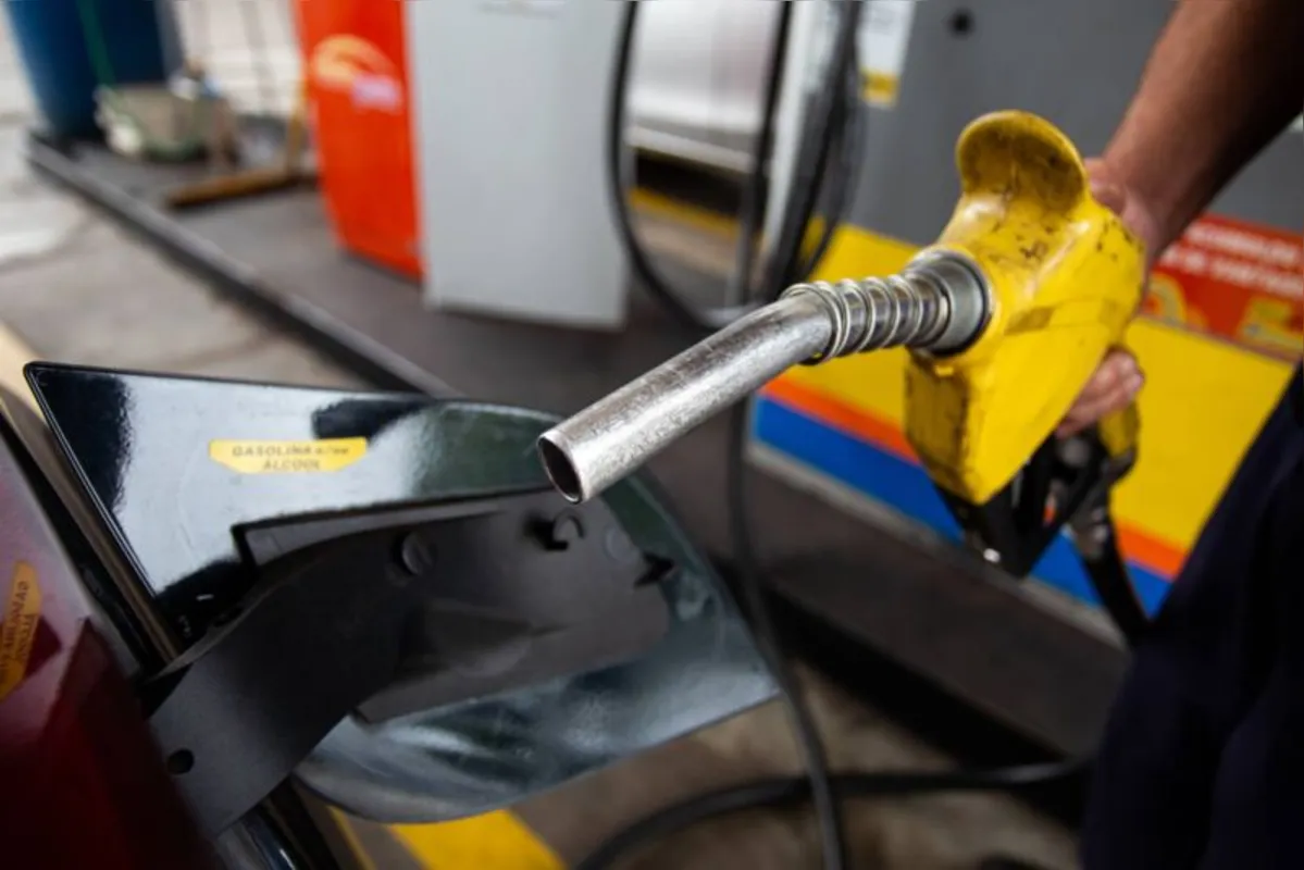 Imagem ilustrativa da imagem Petrobras reduz preço da gasolina em 3,1%