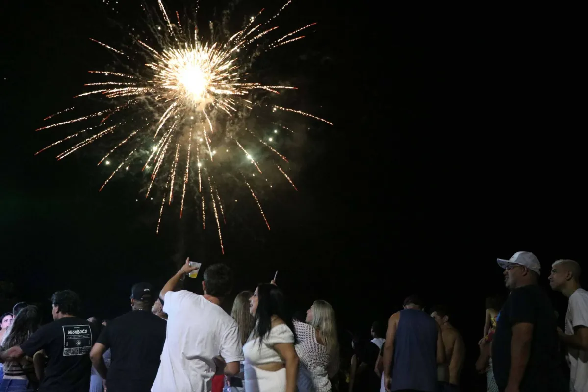 Apesar do grande público no réveillon, a maioria foi às praias só para passar a virada e depois continuar a festa em casa