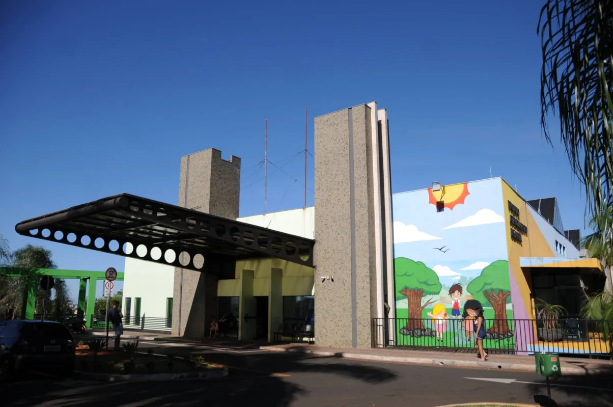 As reclamações com a demora no atendimento foram tantas que o Conselho Tutelar protocolou uma denúncia no Ministério Público e uma comissão de vereadores foi checar as reivindicações dos pais